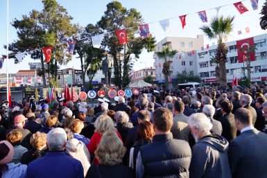 9’U 5 GEÇE TÜM AYVALIK SESSİZLİĞE BÜRÜNDÜ