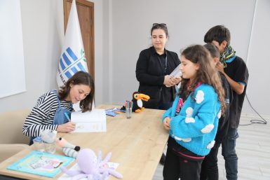 Yazar Naz Elkorek, Edremitli çocuklarla buluştu