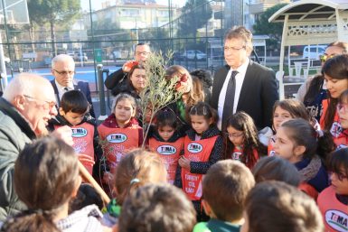 TEMA’nın 30. Kuruluş yıldönümünde zeytin diktiler