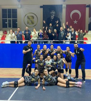 ALTINOLUKSPOR KÜÇÜKLERDE ŞAMPİYONLUĞU KOVALIYOR