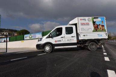 KARESİ’DE İHTİYAÇ FAZLASI EŞYALAR GERİ DÖNÜŞÜME GİTMİYOR