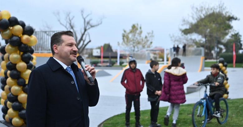  Başkan Yılmaz’dan  gençlere skate park