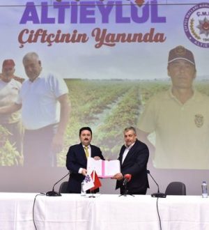 ALTIEYLÜL ÇİFTÇİNİN YANINDA