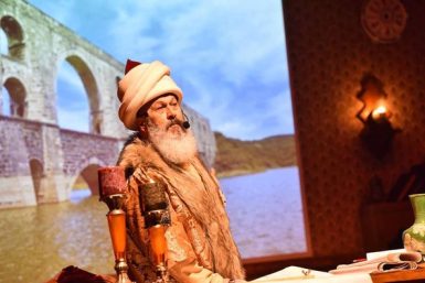 “ALTIEYLÜL’ÜN İLK TİYATRO OYUNU “BEN MİMAR SİNAN” BÜYÜK BEĞENİ TOPLADI