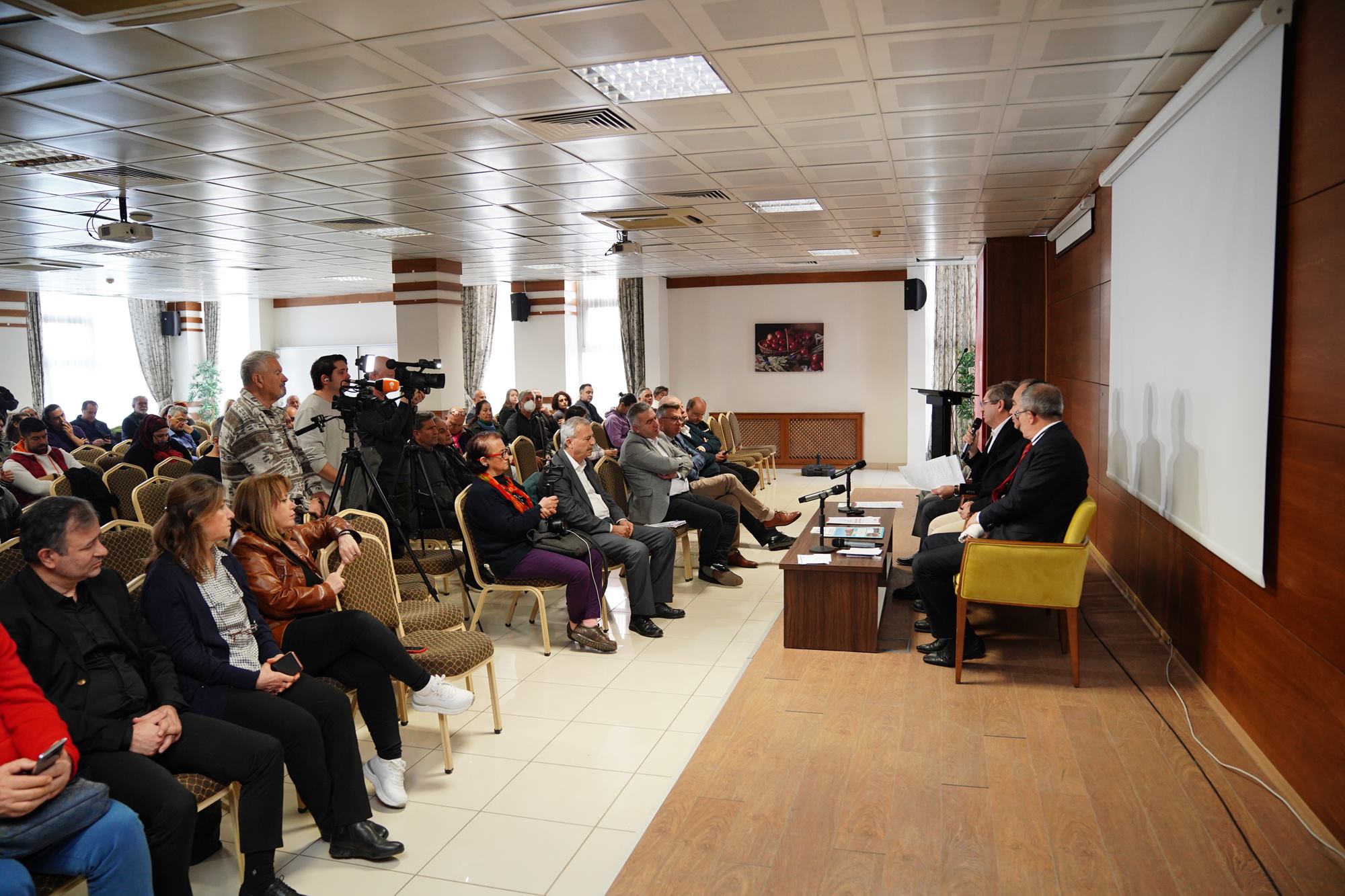 BAŞKAN ERGİN, ÇALIŞTAY BİZE IŞIK TUTACAK ÖNÜMÜZÜ AYDINLATACAK (6)