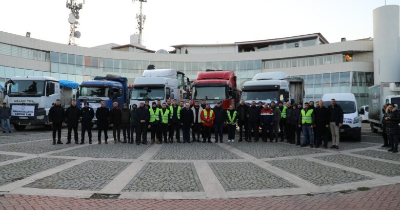  BURHANİYE’DEN DEPREM BÖLGESİNE YARDIMLAR DEVAM EDİYOR