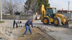 BURHANİYE’NİN KIRSAL MAHALLELERİNDE YOL ÇALIŞMALARI DEVAM EDİYOR