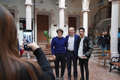 GÖNÜLLERİ FETHEDEN “AYVALIK’IN YARDIM GÖNÜLLÜLERİYLE” TEŞEKKÜR BULUŞMASI