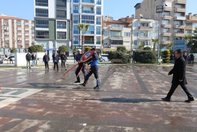 EDREMİT KAYMAKAMI ŞEHİT HAMDİ BEY ANILDI