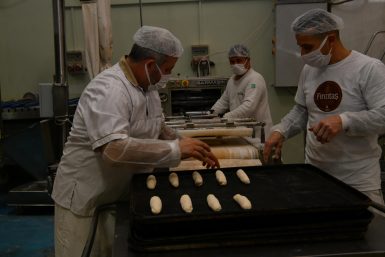 Gıda yüklü 5 TIR daha yola çıktı