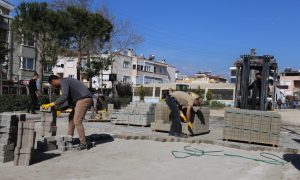 ALTINKUM MAHALLESİ’NDE YOLLAR YENİLENİYOR