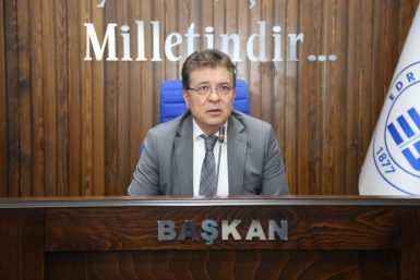 Edremit,  deprem bölgesine destek için kenetlendi