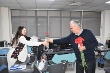 EDREMİT BELEDİYESİ KADINLAR GÜNÜNÜ KUTLADI