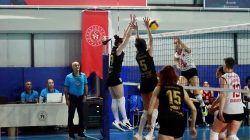 Altınoluk Voleybol yoluna kayıpsız devam ediyor