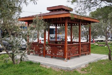 Ayvalık Belediyesi’nden Sanayi Bölgesinde Sosyal Alanlar ve Kamelyalar