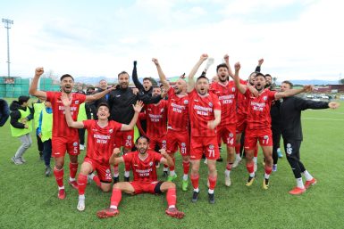 BURHANİYE BELEDİYESPOR 3.LİG YOLUNDA DOLU DİZGİN DEVAM EDİYOR