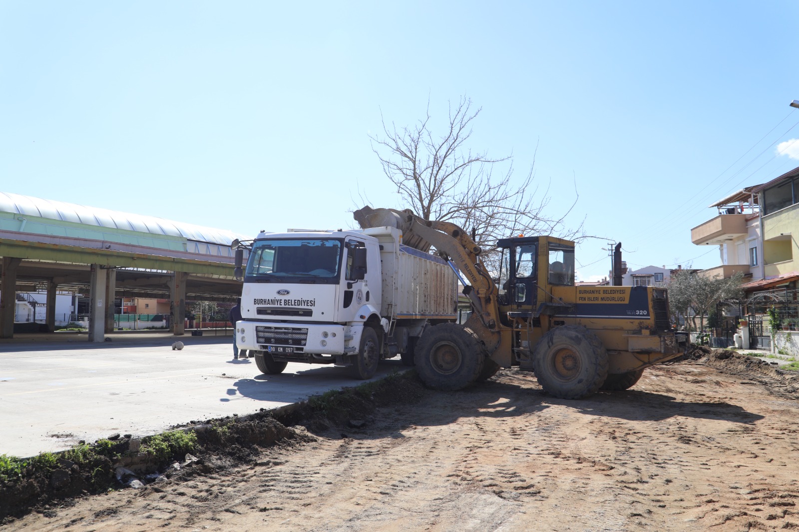 BURHANİYE’DE YOL ÇALIŞMALARINA DEVAM (2)