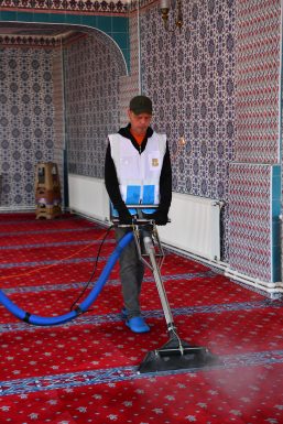 Büyükşehir camileri bayrama hazırlıyor