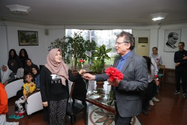 BAŞKAN ARSLAN DEPREMZEDELERİN KADINLAR GÜNÜNÜ KUTLADI