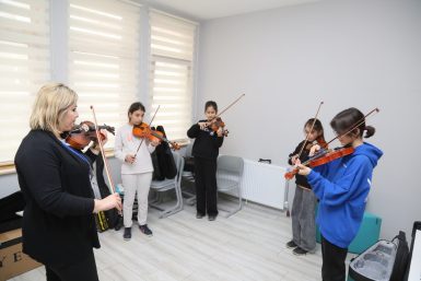 ÜCRETSİZ PİYANO VE KEMAN KURSLARI BAŞLADI