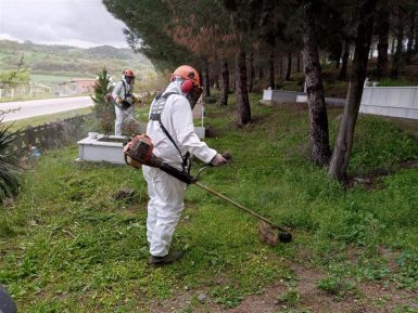 Mezarlıklar Bayrama hazır