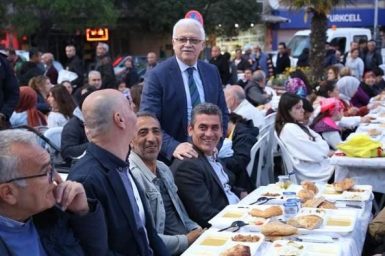 BURHANİYE’DE 5000 KİŞİLİK İFTAR