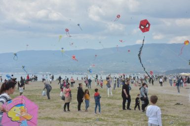ÇOCUK BAYRAMI UÇURTMA ŞENLİĞİYLE RENKLENDİ