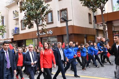 Milli Gururlarımız, Belediye Meclisi’nde ödüllendirildi