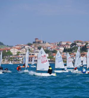 AYVALIK TYF YELKEN LİGİ 2. AYAK OPTİMİST YARIŞLARI’NA EV SAHİPLİĞİ YAPIYOR