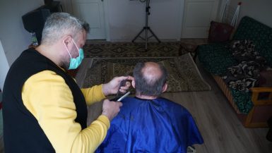 BAYRAM ÖNCESİ YAŞLI VE KİMSESİZLERE EV TEMİZLİĞİ VE KUAFÖRLÜK HİZMETİ