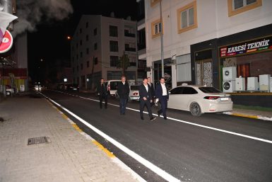 Altay Caddesi nin asfaltı 5 günde yenilendi