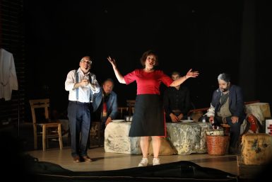 “NEYZEN YA YAŞIYORSA” SEYİRCİYLE BULUŞTU