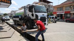 BURHANİYE’DE MAZGAL VE KANAL TEMİZLİĞİ DEVAM EDİYOR