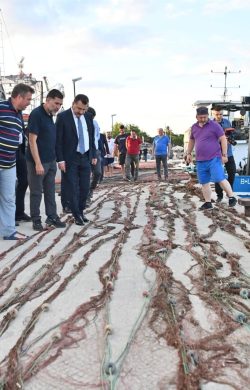 50 bin metrekare hayalet ağ denizlerden arındırıldı