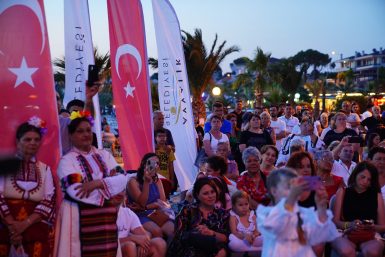 8. HALK DANSLARI FESTİVALİ COŞKUYLA SONA ERDİ