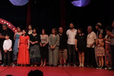 AYVALIK BELEDİYE TİYATROSU ÖDÜLLERİ TOPLAMAYA DEVAM EDİYOR