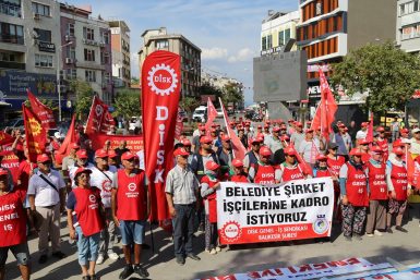 Belediye şirket işçileri kadro istiyor
