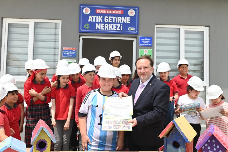 Karesi Atik Getirme Merkezi ôgrencileri Agirliyor (7)