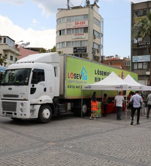 LÖSEV Edremit’te yüzleri güldürdü