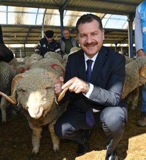 Büyükşehir Bigadiç in yanında