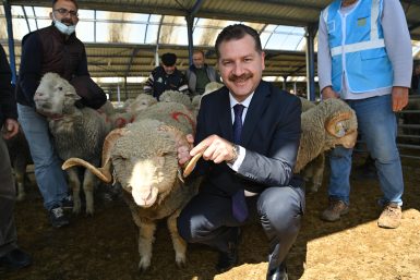 Büyükşehir Bigadiç in yanında