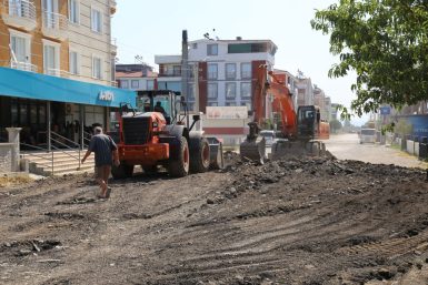 Edremit Belediyesi yol yapım çalışmalarına devam ediyor!