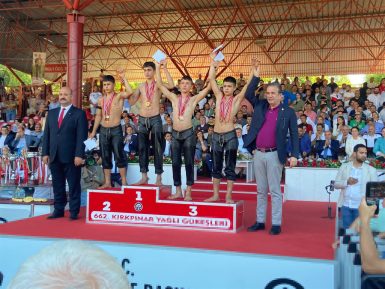 Balıkesir Büyükşehir Kırkpınar dan madalyalar ile döndü