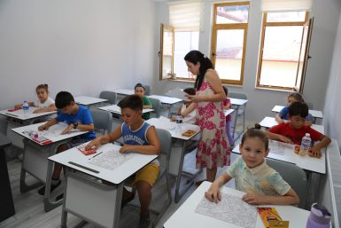 EDREMİT BELEDİYESİ YENİ YAZ KURSLARI BAŞLADI