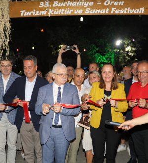 BURHANİYE 33.KÜLTÜR VE SANAT FESTİVALİ KAPILARINI AÇTI