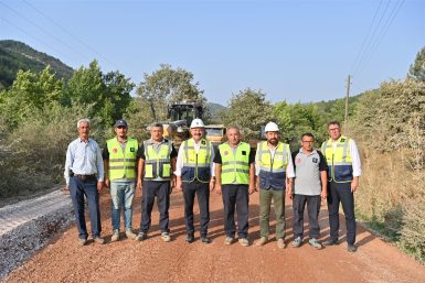 Alın teriyle kilometrelerce sıcak asfalt