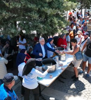 BURHANİYE BELEDİYESİ’NDEN GELENEKSEL AŞURE HAYRI