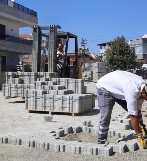 BURHANİYE’DE YOL ÇALIŞMALARI SON SÜRAT DEVAM EDİYOR