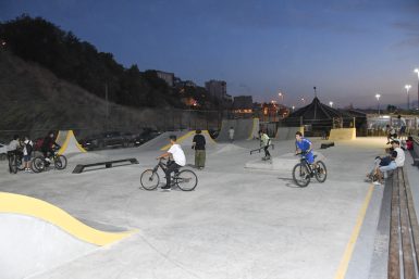 Büyükşehir den Bandırma ya deniz manzaralı Skate Park