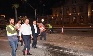 Gar önünde hummalı çalışma